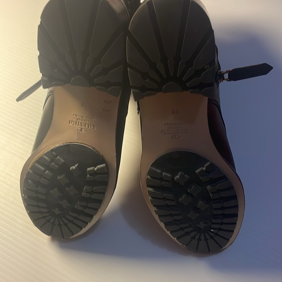 Valentino Garavani Black leather boots women size 8 - Picture 2 of 6